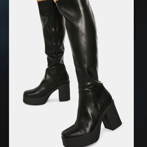 BRAND NEW LAMODA SLICK NICKS - never worn.